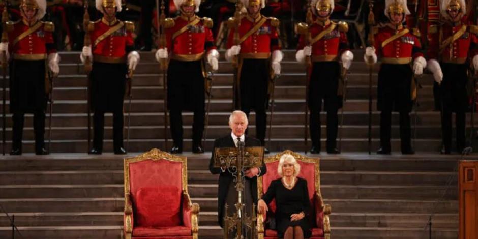 Carlos III ofrece su primer discurso ante el Parlamento británico