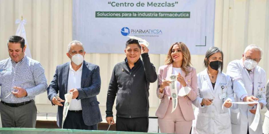 Ricardo Gallardo inaugura Central de Mezclas Oncológicas en Hospital Central de San Luis Potosí.