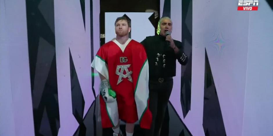 Así fue la entrada al ring del "Canelo" Álvarez con Alejandro Fernández