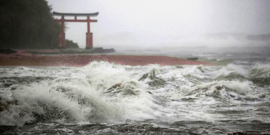 Tifón "sin precedentes" amenaza a la población de Japón.