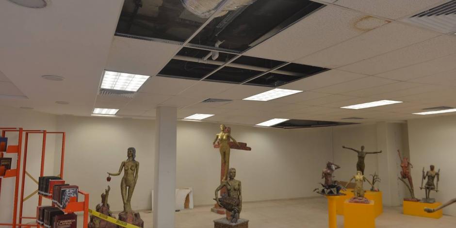 La falta de mantenimiento en el Museo Bebeleche se hace evidente en esta fotografía tomada ayer, en la cual se observa el plafón caído en varias partes del techo.
