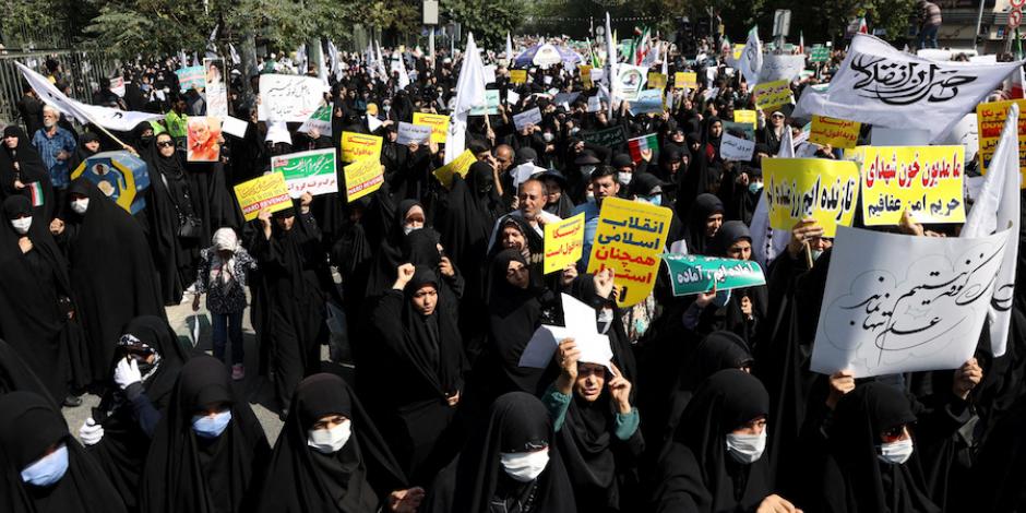Miles de personas salieron a las calles en apoyo a la postura del régimen iraní.