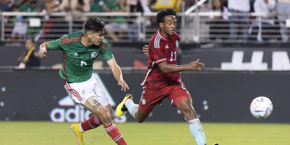 Una acción del partido amistoso entre México y Colombia.