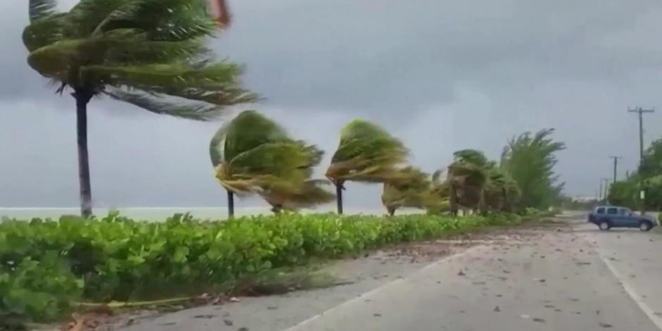 Fuertes vientos ya se registran en Florida por "Ian".