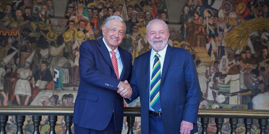 AMLO llama por teléfono a Lula da Silva para felicitarlo por su triunfo en elecciones de Brasil.