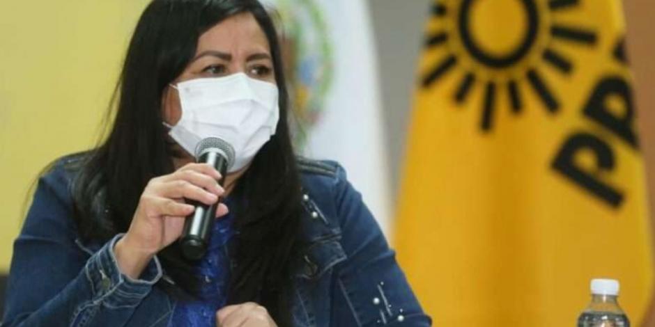 Adriana Díaz, secretaria general, indicó que los acercamientos entre PRI y PRD no deben ser con Alito Moreno, sino con otros interlocutores.