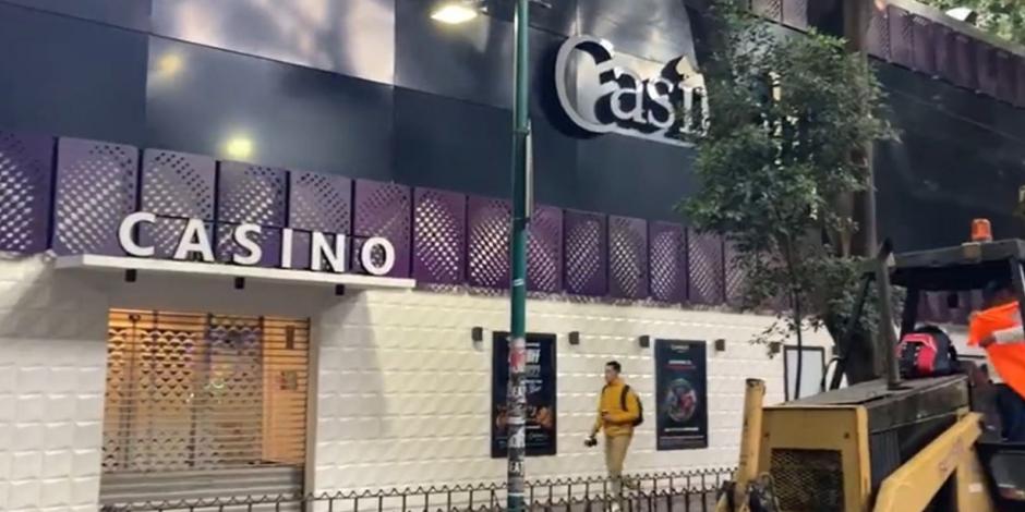El comando armado que asaltó el Casino Life se llevó dinero, teléfonos celulares y diversas pertenencias de los clientes,