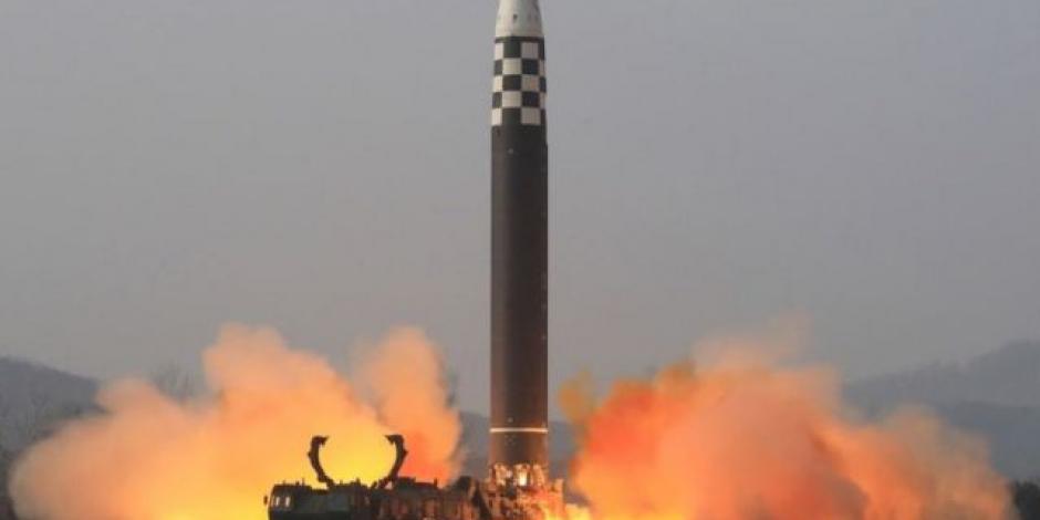 Norcorea lanza nuevo misil y Corea del Sur despliega a su fuerza aérea