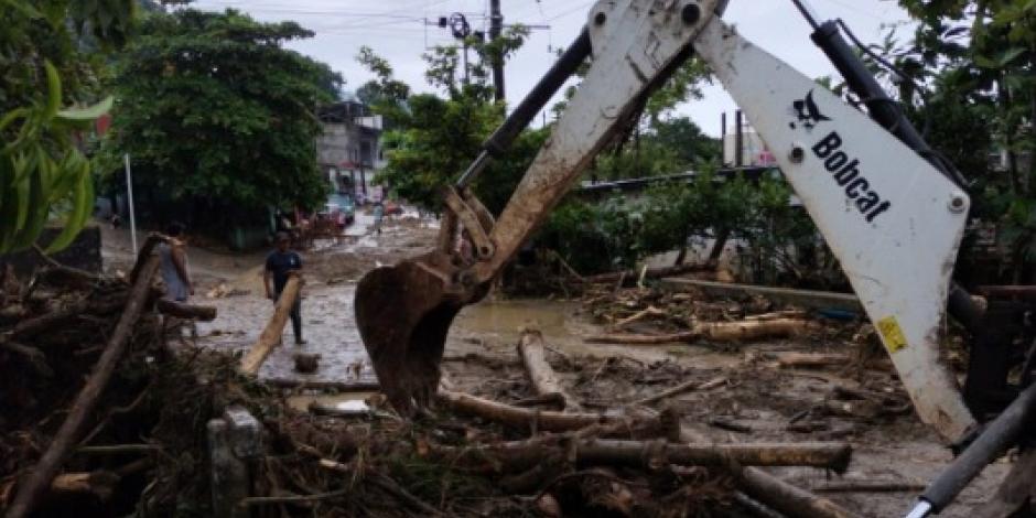 La Tormenta Tropical Karl provocó inundaciones y caída de árboles en Chiapas.