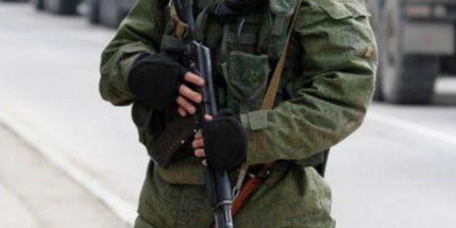 Hombres armados matan a 11 personas en una base militar rusa