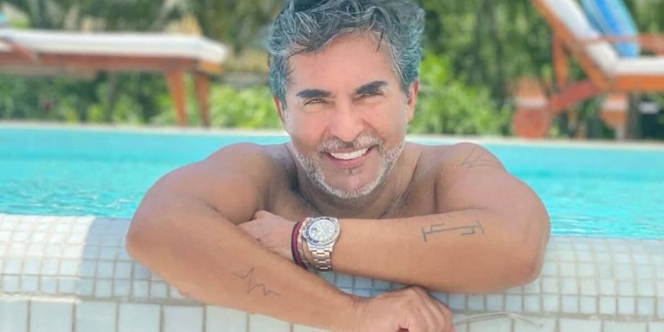 Raúl Araiza revela que de joven fue amante de una mujer de 50 años: "Estaba muy bien"