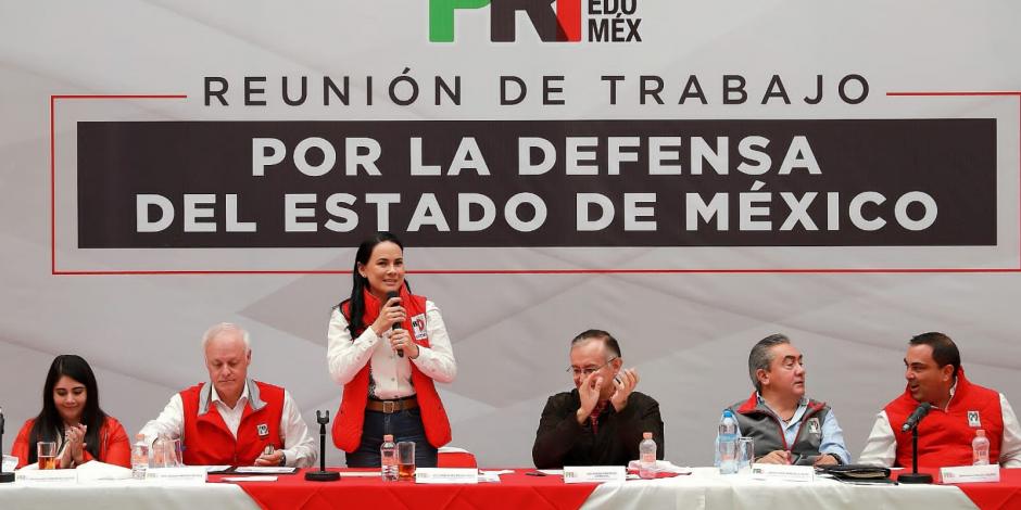 Alejandra Del Moral, Coordinadora por la Defensa del Estado de México, en la reunión del PRI.