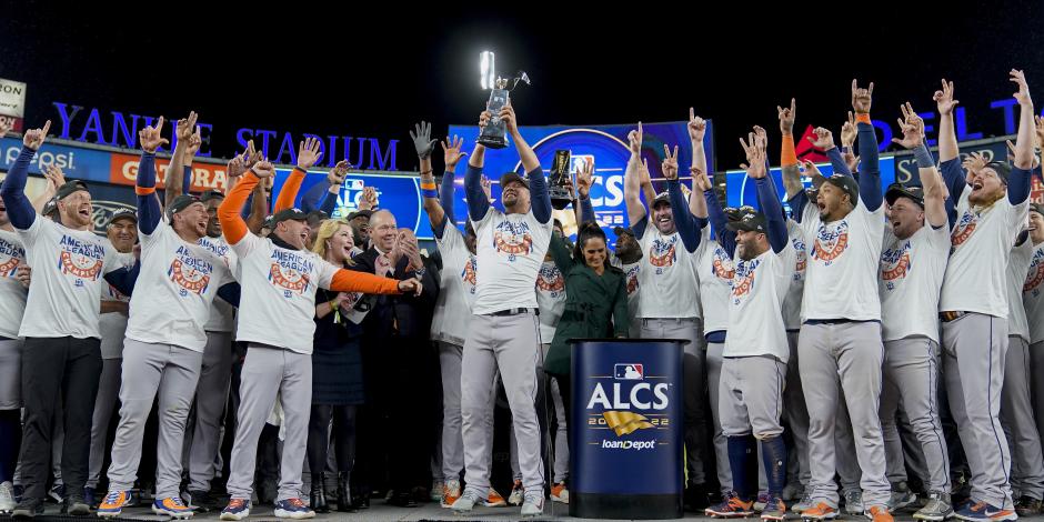 Los Houston Astros celebran el campeonato de la Liga Americana tras vencer a los New York Yankees.