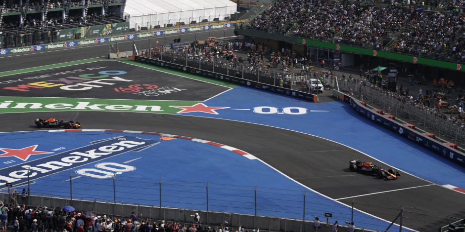 Los Red Bull de Max Verstappen y Checo Pérez durante la clasificación del Gran Premio de México de F1.