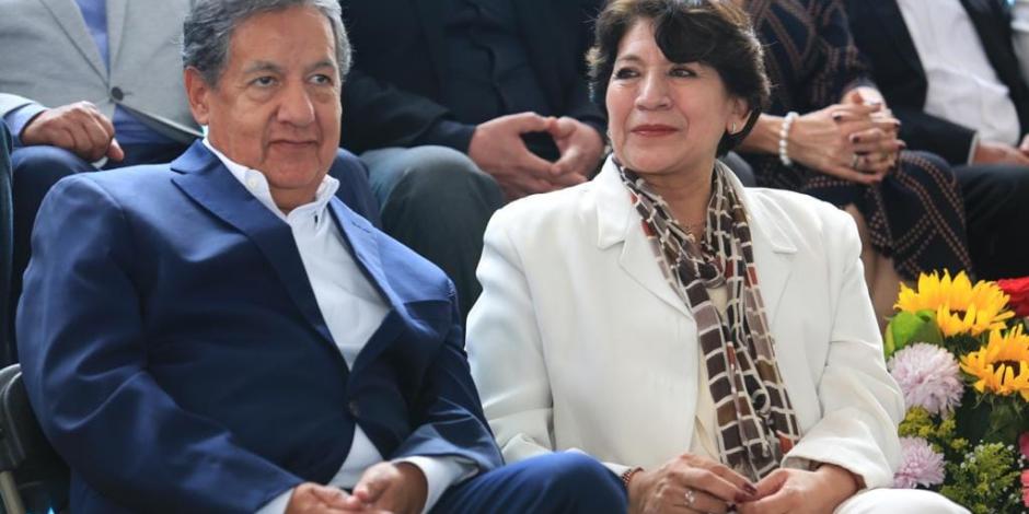 El senador Higinio Martínez y Delfina Gómez