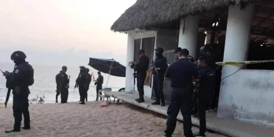 Tras persecución, matan a balazos a un hombre en playa de Acapulco.