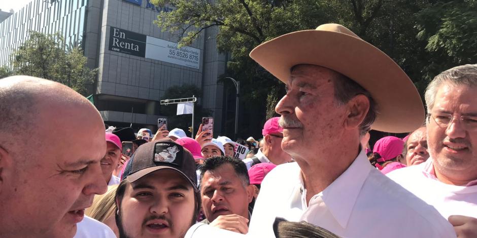 Vicente Fox, expresidente de México, participa en la marcha de este domingo.
