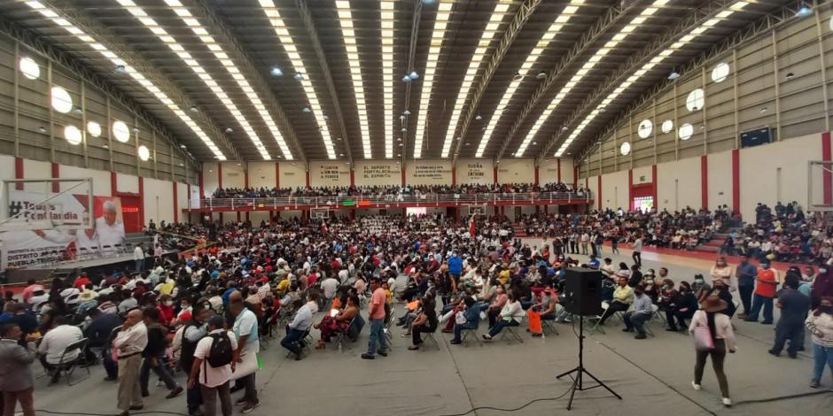 Asistentes a las asambleas en ayuntamientos en Puebla.