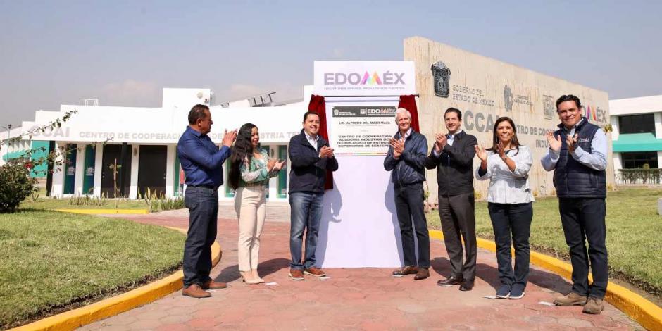 Alfredo Del Mazo inaugura Centro de Cooperación Academia- Industria en Ecatepec.