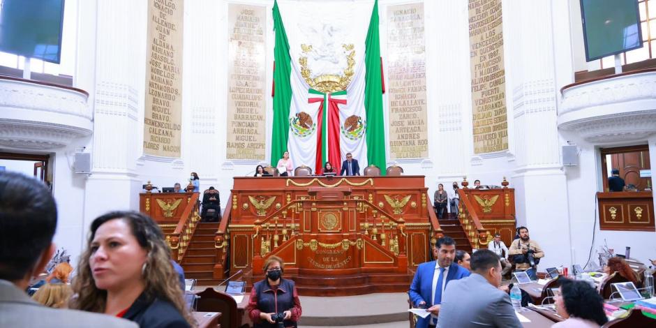 El Legislativo sesionó ayer por última vez antes del puente por el aniversario de la Revolución.
