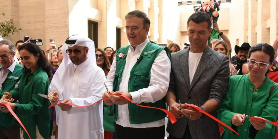 El canciller Marcelo Ebrard se encuentra en Qatar e inauguró el Centro México para los aficionados.