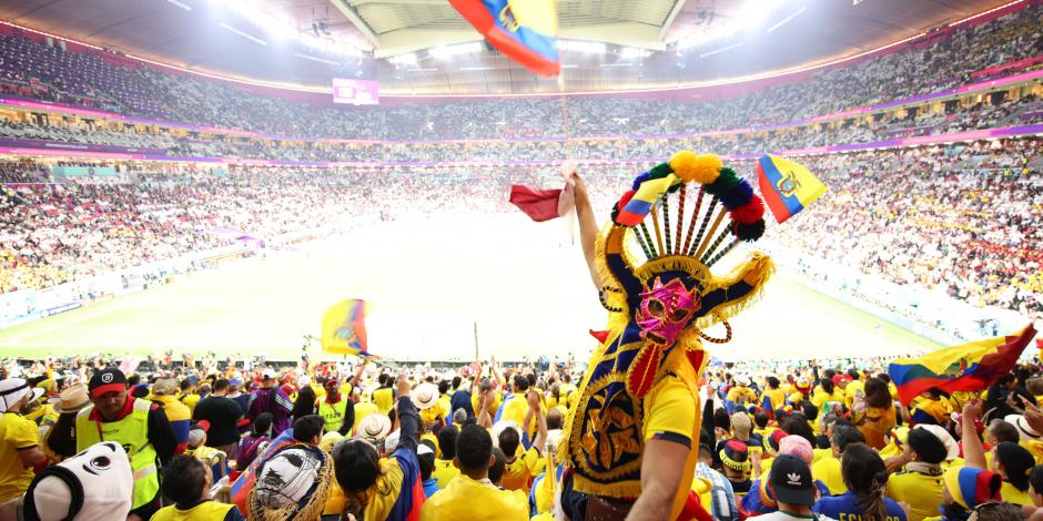 Aficionados de Ecuador en el duelo inaugural de la Copa del Mundo Qatar 2022.