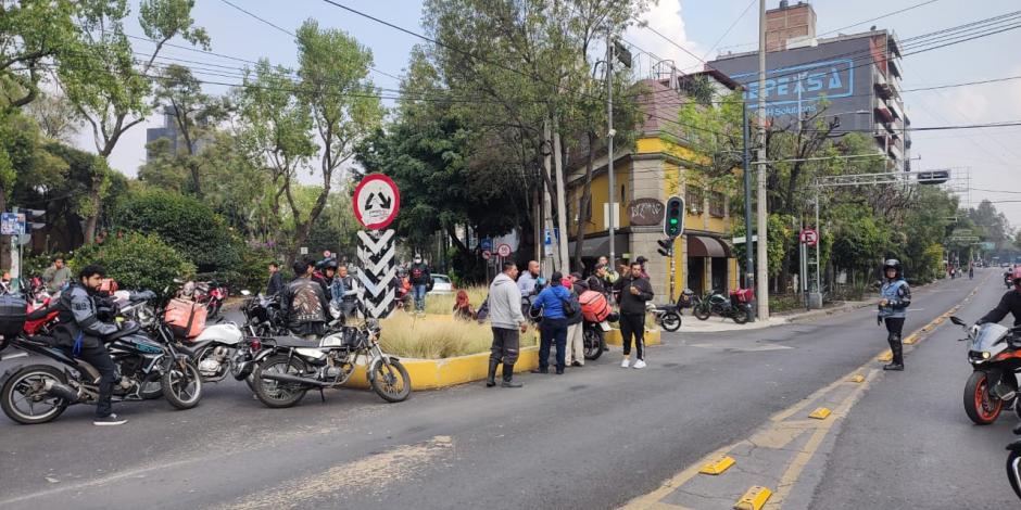 Motociclistas realizan bloqueos contra nuevo reglamento de tránsito de la CDMX