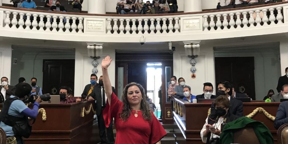 La legisladora Mónica Fernández, en imagen difundida en sus redes sociales, ayer.