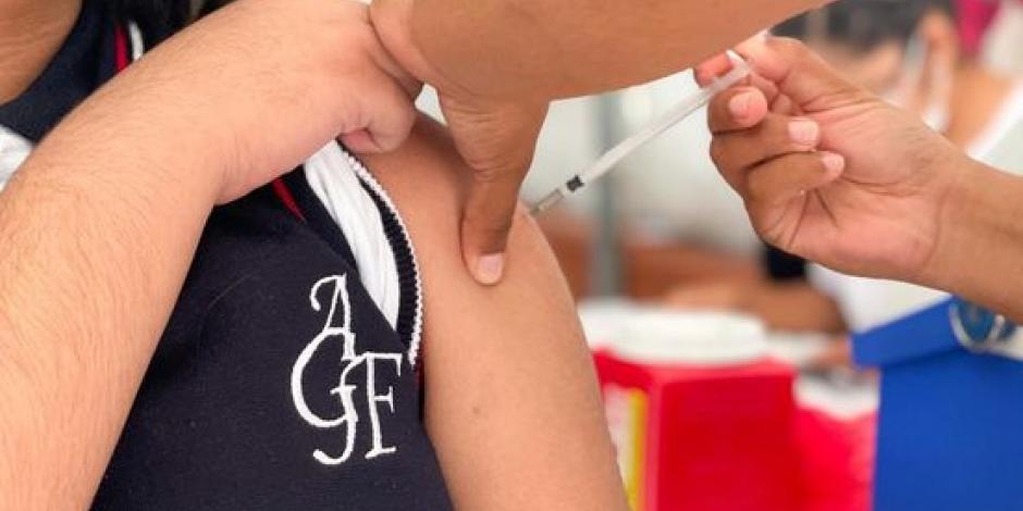 Secretaría de Salud de la Ciudad de México aplicará más de 100 mil vacunas contra VPH en 605 escuelas de la capital del país