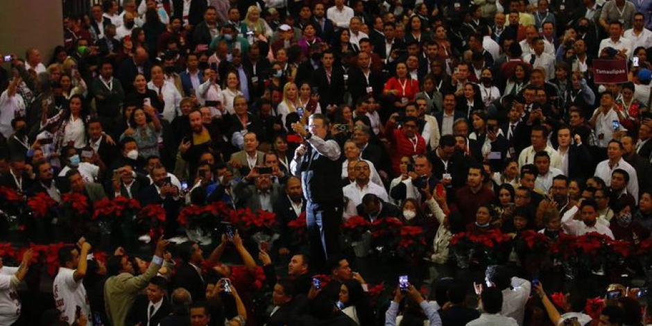 Ebrard es arropado por 10 mil simpatizantes durante su evento "¿Qué sigue para México? Continuidad con cambio".
