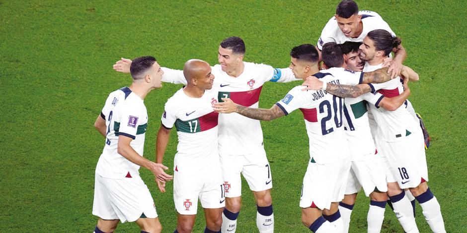 Portugueses festejan su gol contra Corea del Sur, el viernes pasado.