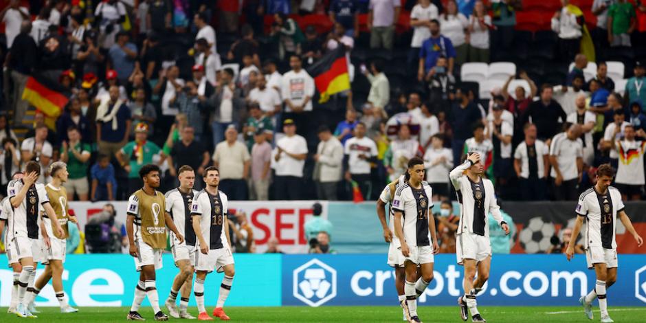 Los teutones con gestos de tristeza, luego de quedar eliminados de la justa al ser derrotados por Costa Rica, la semana pasada.