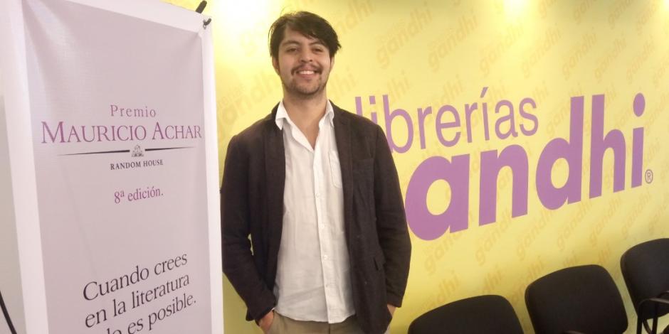 Cristian Lagunas Gamero, ganador de la octava edición del Premio Mauricio Achar.