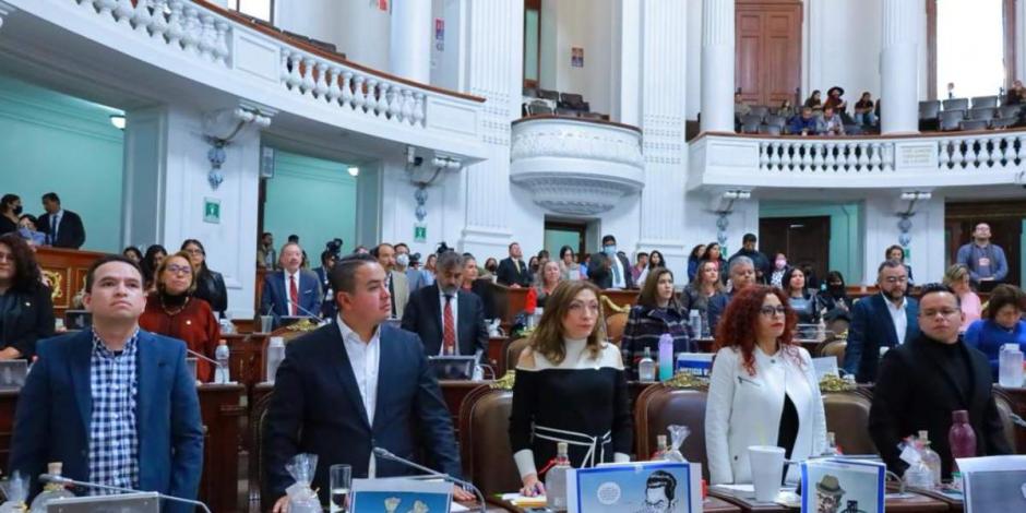 Congreso de CDMX guarda un minuto de silencio por el fallecimiento de Miguel Barbosa.