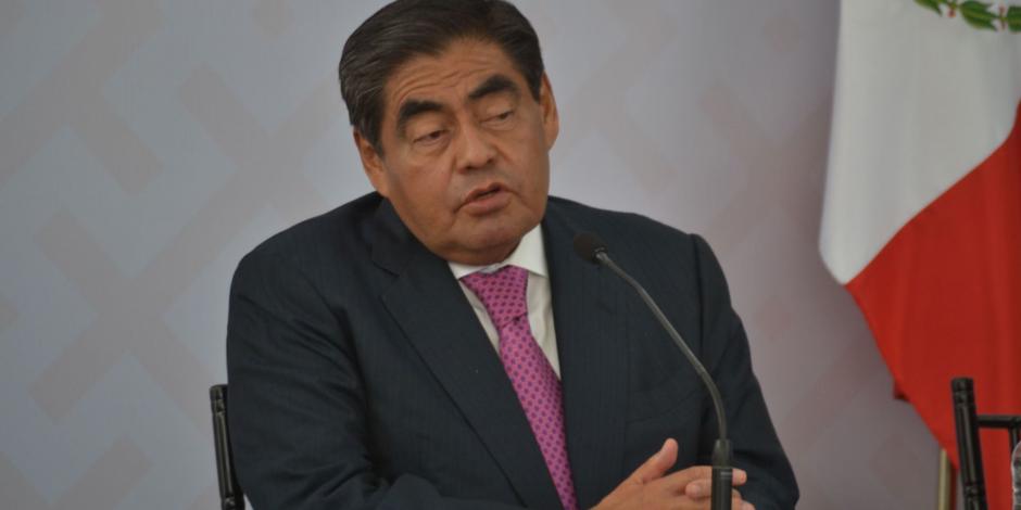 ¿Quién asumirá el gobierno de Puebla tras el fallecimiento de Miguel Barbosa?