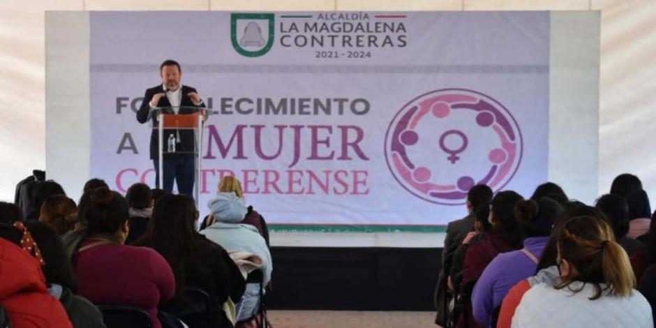 'El Güero' Quijano anuncia acciones en favor de las mujeres de La Magdalena Contreras.