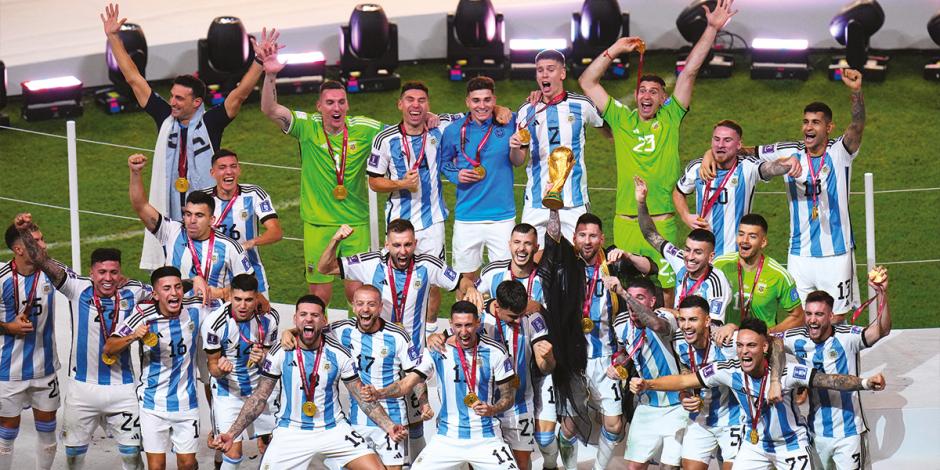Los argentinos festejan su triunfo, ayer.