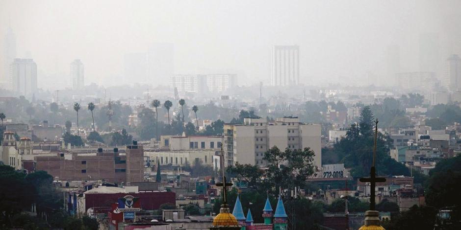 Contaminación del aire en la Ciudad de México, ayer.