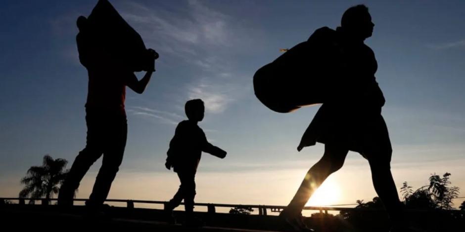 Niños migrantes acompañan a sus padres en busca del sueño americano.