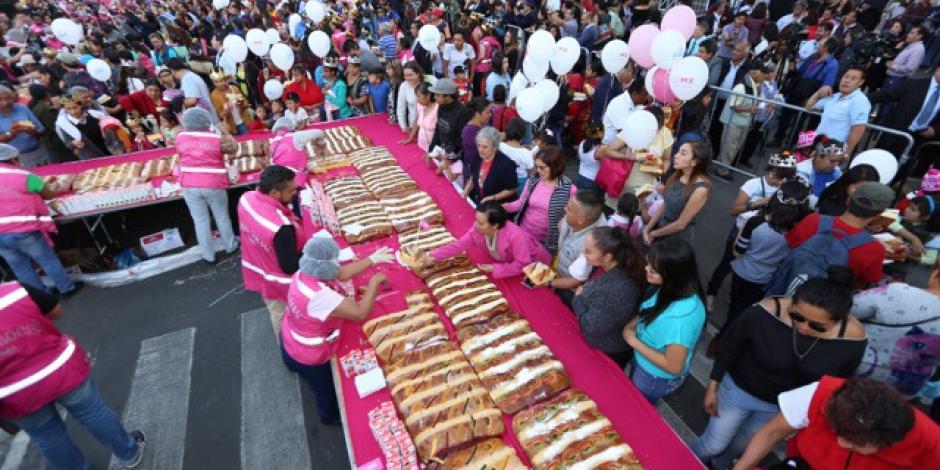 Con motivo del Día de Reyes, autoridades de la CDMM repartirán 10 mil pedazos de rosca con chocolate caliente en la capital; además regalarán juguetes a los niños