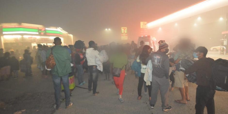 Se incendia basurero cercano a albergue de migrantes en Reynosa, Tamaulipas; reportan al menos 50 personas intoxicadas.