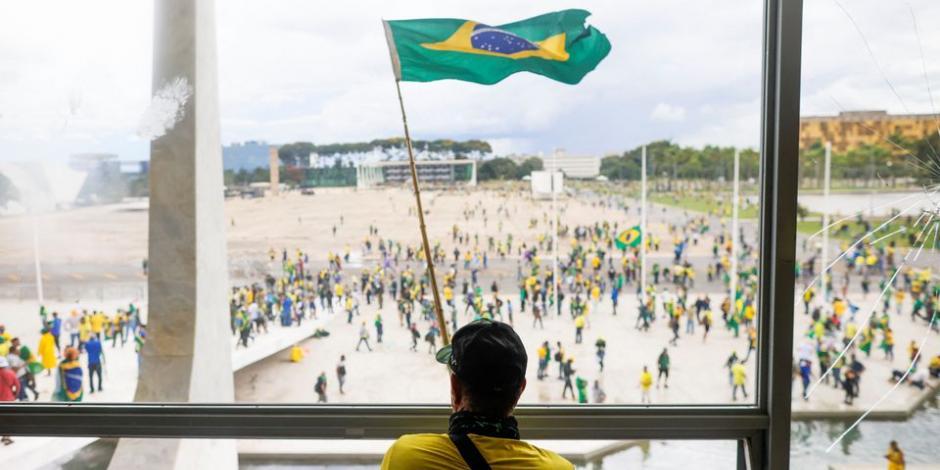 El domingo pasado, bolsonaristas invadieron edificios clave en Brasil; Comisión Permanente condena intento de golpe de Estado.