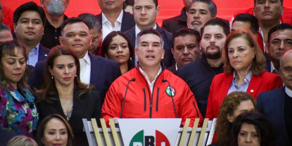 El dirigente nacional de PRI, Alejandro Moreno, afirma que el acuerdo de la alianza no implicará que el PAN o PRI les toque designar a los abanderados de Va por México en las próximas elecciones.