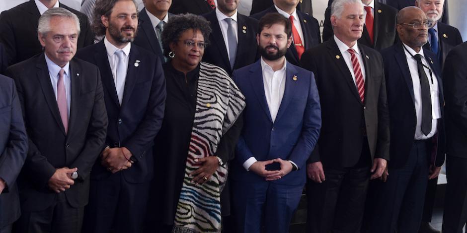 Mandatarios y líderes de América Latina, durante un encuentro en Argentina, ayer.