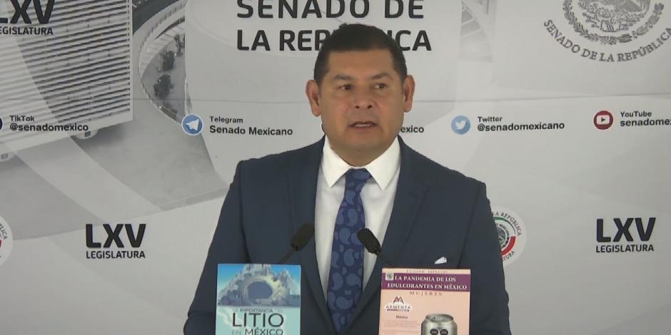 El presidente del Senado, Alejandro Armenta, pide a la ministra Yazmín Esquivel, reconsiderar si debe continuar en la SCJN