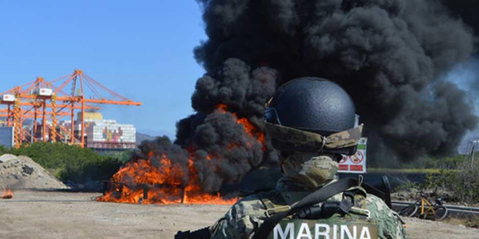 Marina y FGR incineran 433 kilogramos de cocaína en Manzanillo, Colima