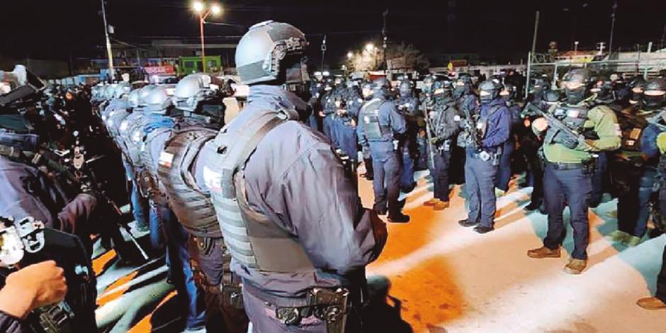 Elementos de fuerzas especiales de la Policía Estatal de Chihuahua fueron desplegados dentro y fuera del penal de Ciudad Juárez, en las primeras horas de ayer.