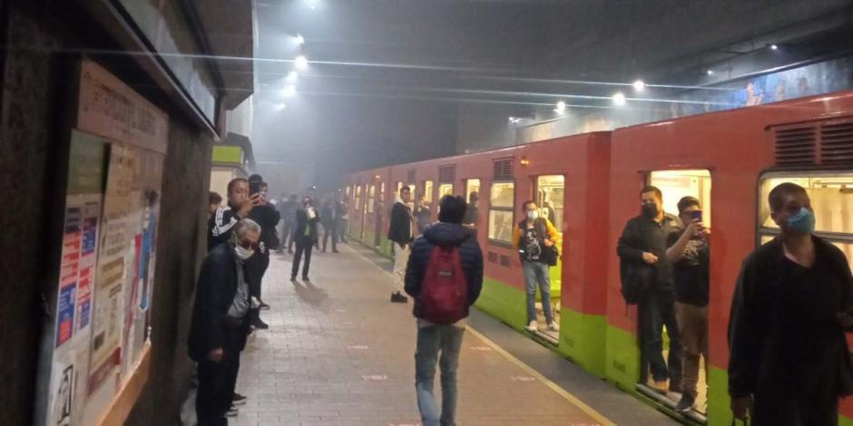 Captan humo en estación Copilco de Línea 3 del Metro CDMX