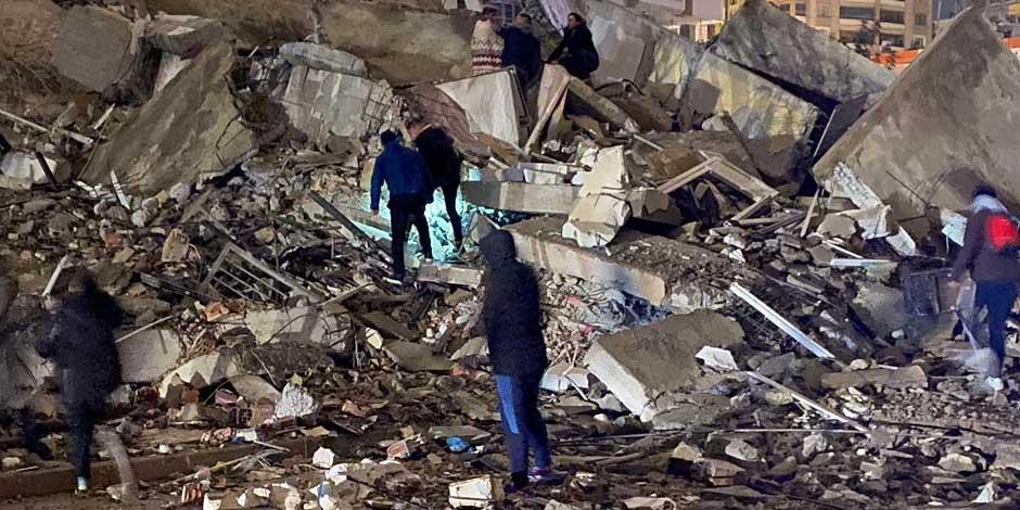 Turquía, en alerta máxima tras terremoto; Erdogan confía en “superar desastre”