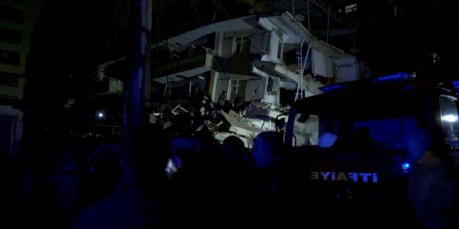 La imagen muestra los daños por el terremoto en Diyarbakir, Turquía